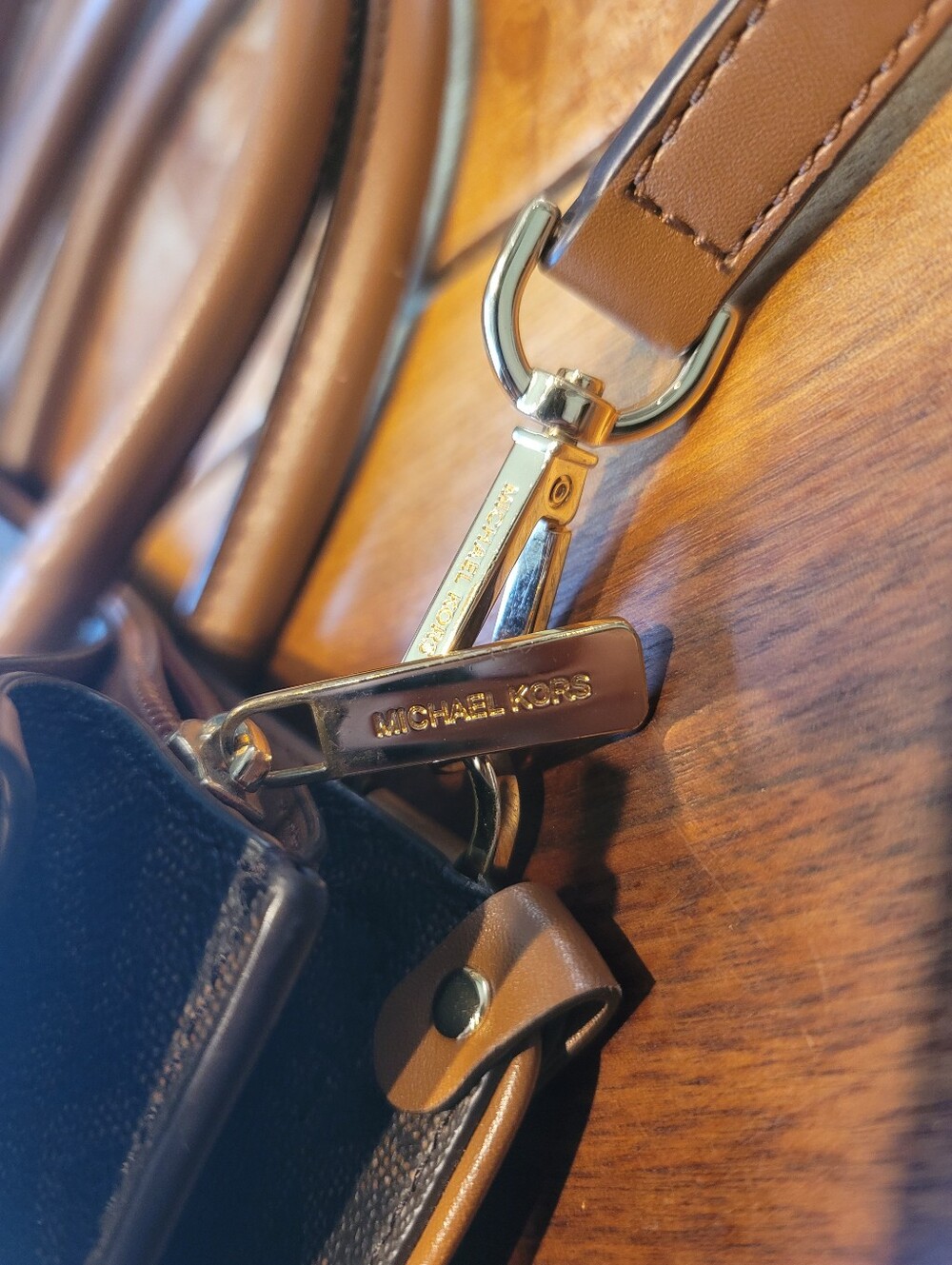 Michael Kors Triple Compartment Shoulder Bag With Detachable Strap - Picture 12 of 13